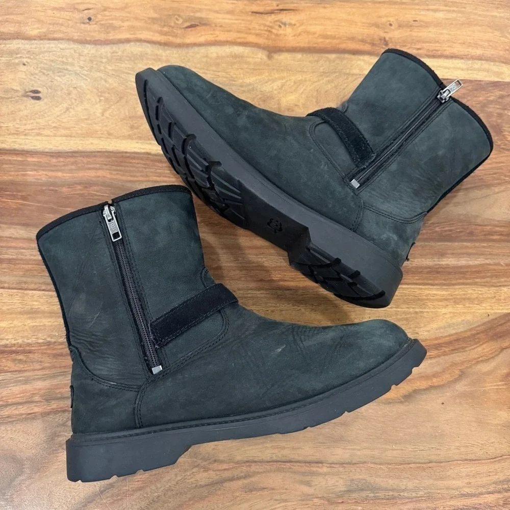UGG Kinzey Kids 1117628K Black Nubuck Leather Moto Biker Boot Side Zip Buckle 6Y